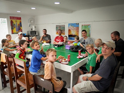 Have lunch around the ping-pong/dining table with special guests on Bring Your Dad to School Day.